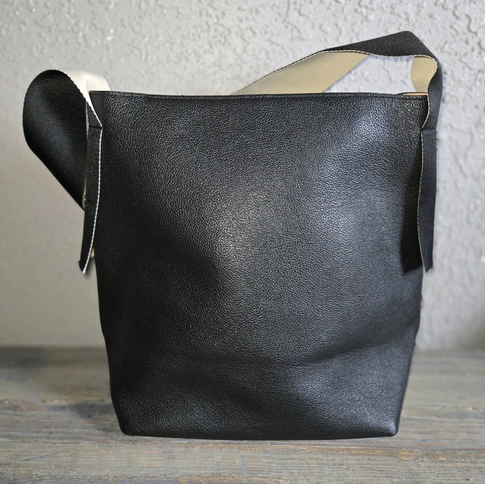 Cuyana bucket bag